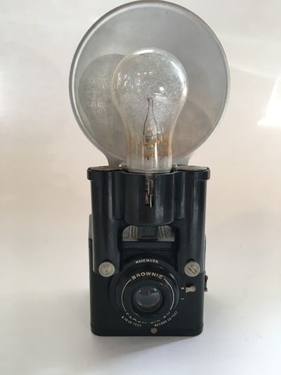 TM Vintage Movie Camera Miniature Ornamental Novelty Collectors Desk Clock TM27